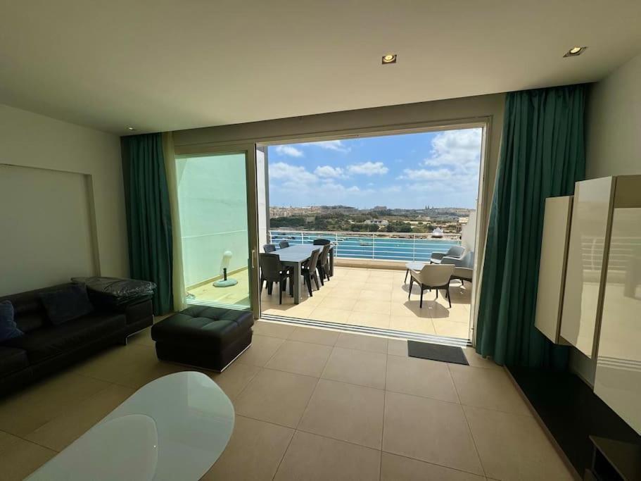 Penthouse -Centre Of Sliema - Best View In Malta Bagian luar foto