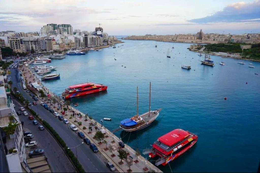 Penthouse -Centre Of Sliema - Best View In Malta Bagian luar foto